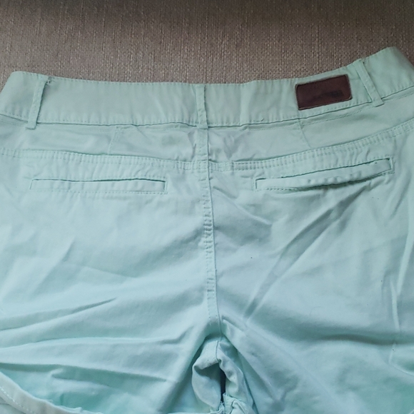 Shorts - Picture 4 of 5